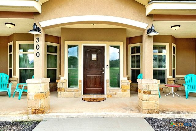 300 Rose Meadow Drive, La Vernia, TX 78121