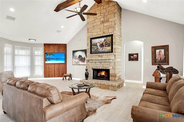 300 Rose Meadow Drive, La Vernia, TX 78121