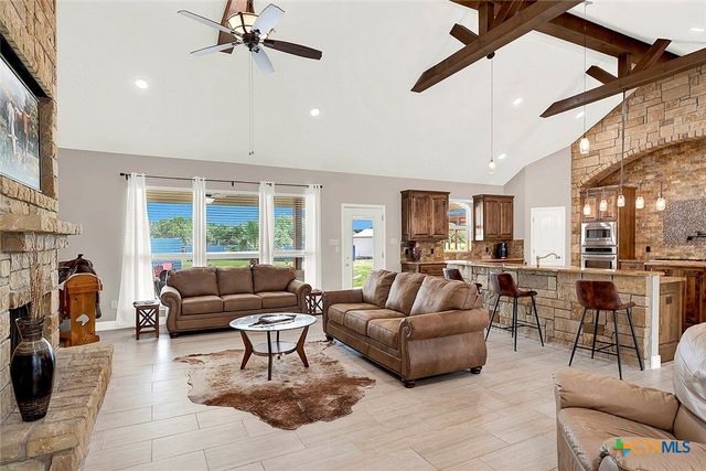 300 Rose Meadow Drive, La Vernia, TX 78121