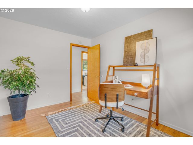11810 Ne SISKIYOU St, Portland, OR 97220