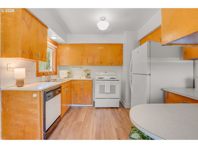 11810 Ne SISKIYOU St, Portland, OR 97220