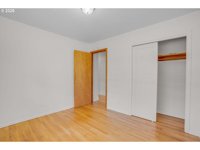11810 Ne SISKIYOU St, Portland, OR 97220