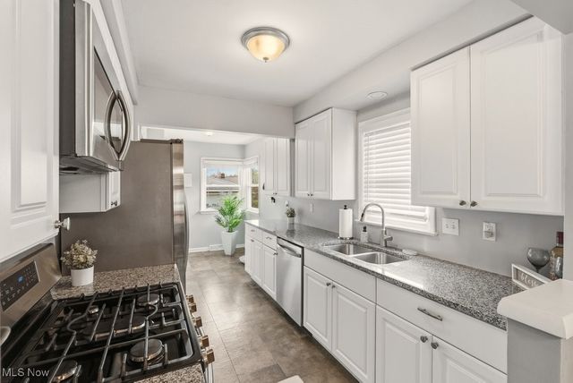 6475 Anita Drive, Parma Heights, OH 44130