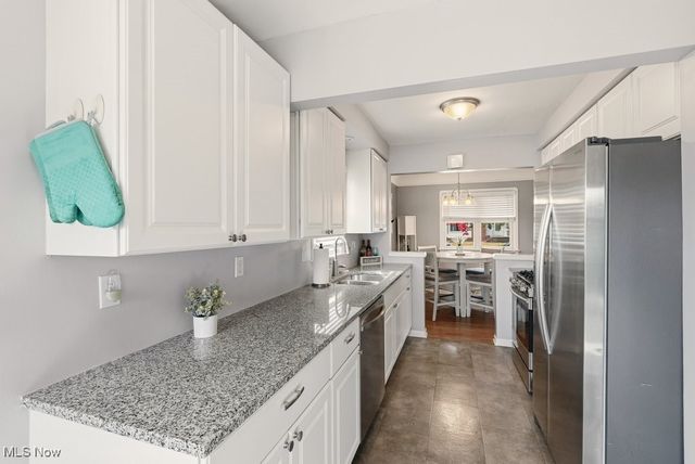 6475 Anita Drive, Parma Heights, OH 44130