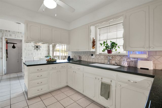 612 Ambassador Street, Denison, TX 75020