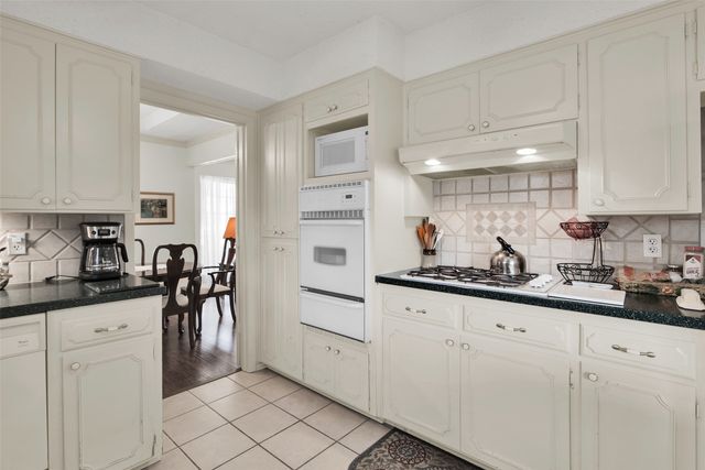 612 Ambassador Street, Denison, TX 75020