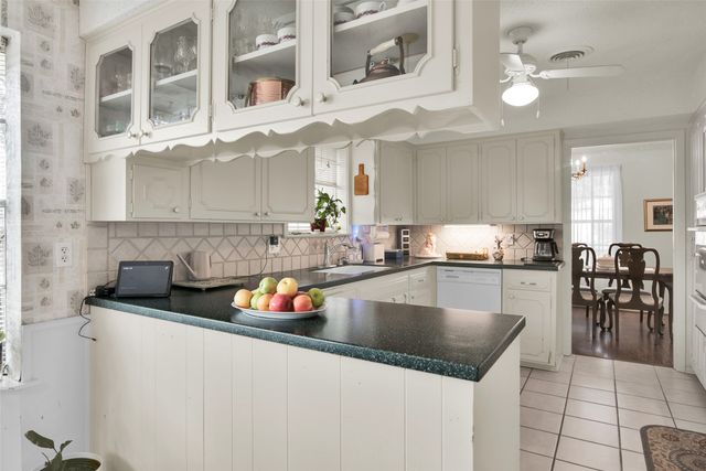 612 Ambassador Street, Denison, TX 75020