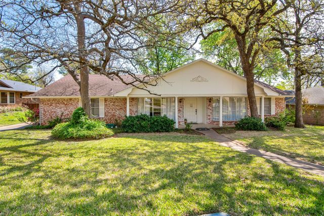 612 Ambassador Street, Denison, TX 75020