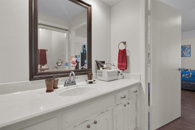 612 Ambassador Street, Denison, TX 75020