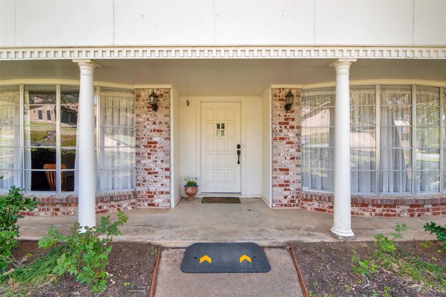 612 Ambassador Street, Denison, TX 75020