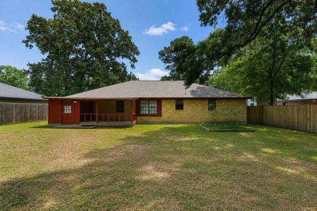 1304 Denison Avenue, Cleveland, TX 77327