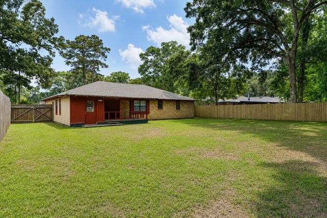 1304 Denison Avenue, Cleveland, TX 77327