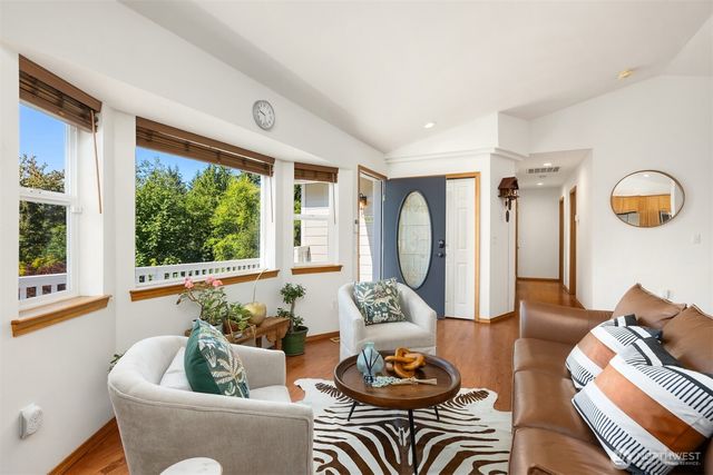 17725 Baywatch Court NE, Poulsbo, WA 98370