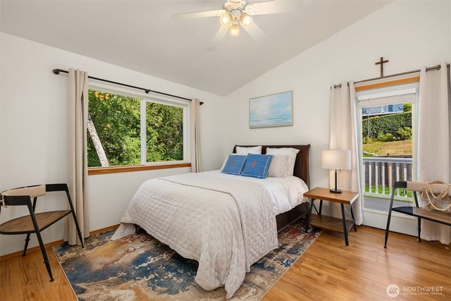 17725 Baywatch Court NE, Poulsbo, WA 98370
