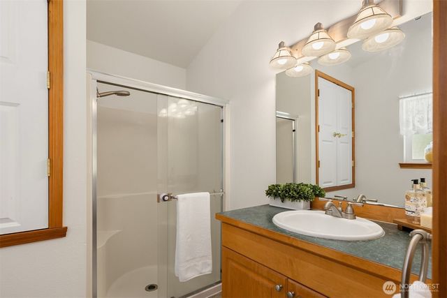 17725 Baywatch Court NE, Poulsbo, WA 98370