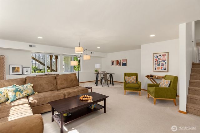 17725 Baywatch Court NE, Poulsbo, WA 98370