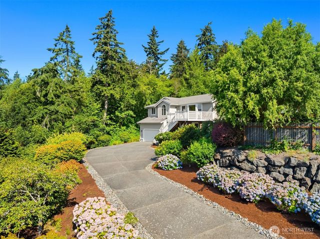 17725 Baywatch Court NE, Poulsbo, WA 98370