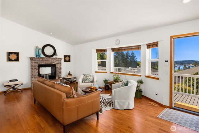 17725 Baywatch Court NE, Poulsbo, WA 98370