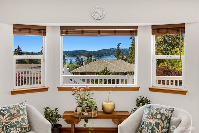 17725 Baywatch Court NE, Poulsbo, WA 98370