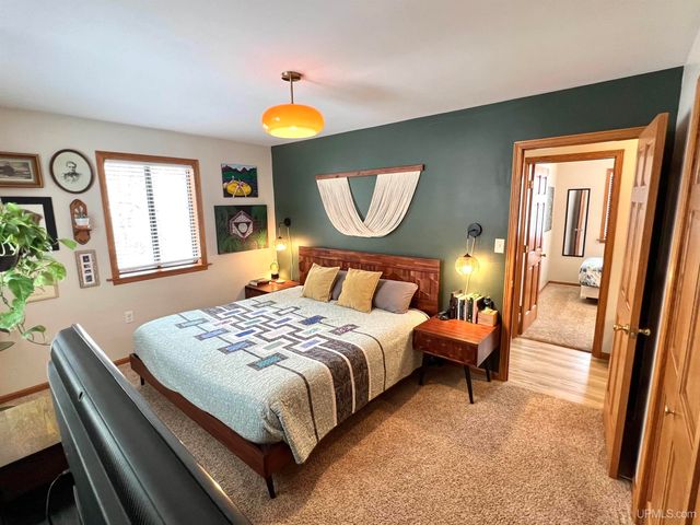 328 Fernwood Drive, Marquette, MI 49855