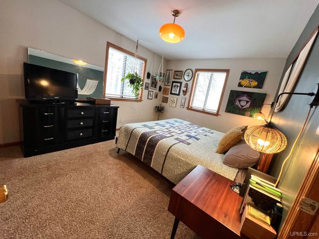 328 Fernwood Drive, Marquette, MI 49855