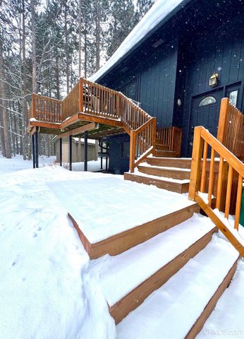 328 Fernwood Drive, Marquette, MI 49855
