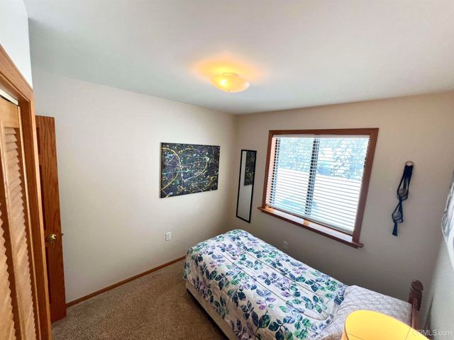 328 Fernwood Drive, Marquette, MI 49855