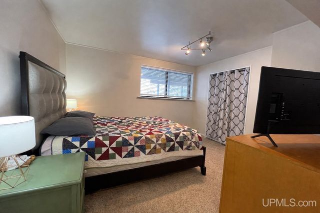 328 Fernwood Drive, Marquette, MI 49855