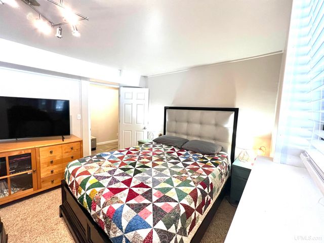 328 Fernwood Drive, Marquette, MI 49855