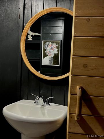 328 Fernwood Drive, Marquette, MI 49855