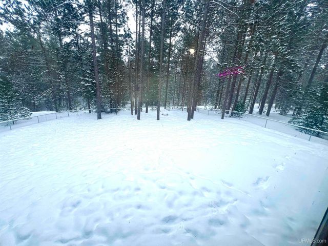 328 Fernwood Drive, Marquette, MI 49855