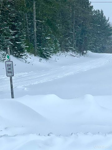 328 Fernwood Drive, Marquette, MI 49855