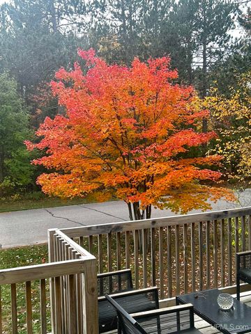 328 Fernwood Drive, Marquette, MI 49855