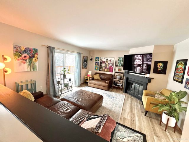 328 Fernwood Drive, Marquette, MI 49855