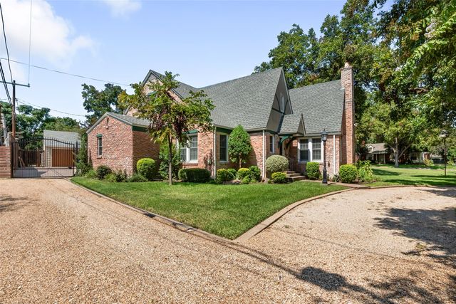 1215 N Oak Cliff Boulevard, Dallas, TX 75208