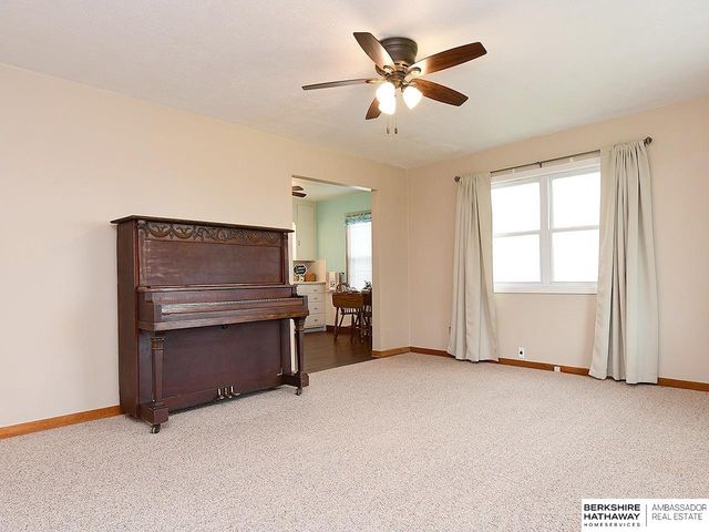 15709 S 180th Street, Springfield, NE 68059