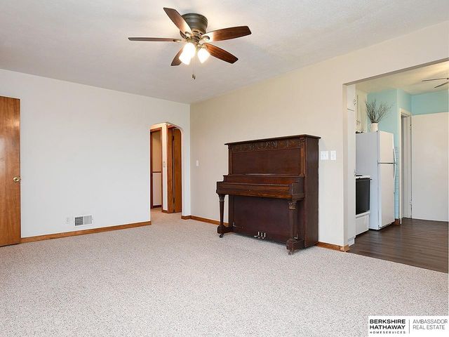 15709 S 180th Street, Springfield, NE 68059