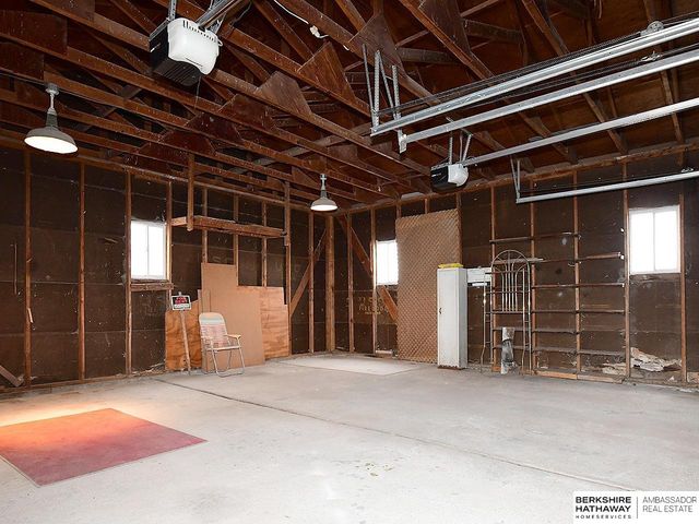 15709 S 180th Street, Springfield, NE 68059