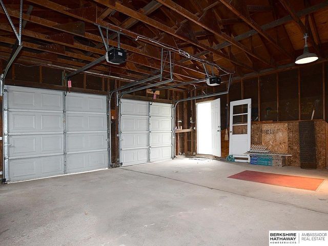 15709 S 180th Street, Springfield, NE 68059