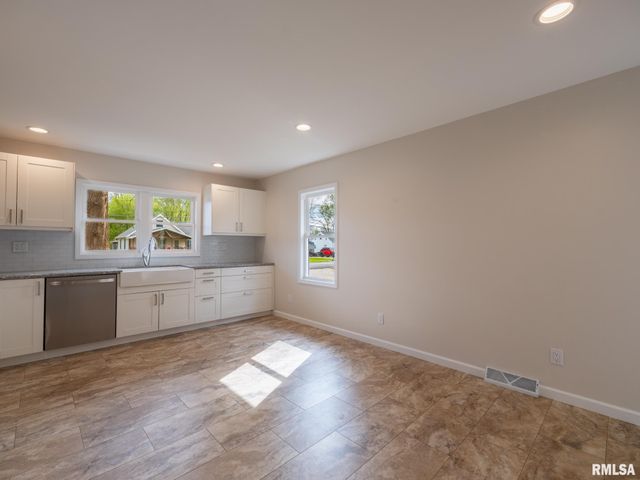 6517 W LAMOINE Street, Peoria, IL 61604