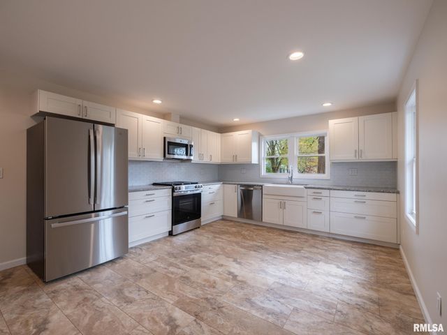 6517 W LAMOINE Street, Peoria, IL 61604