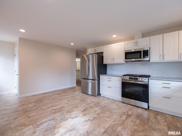6517 W LAMOINE Street, Peoria, IL 61604
