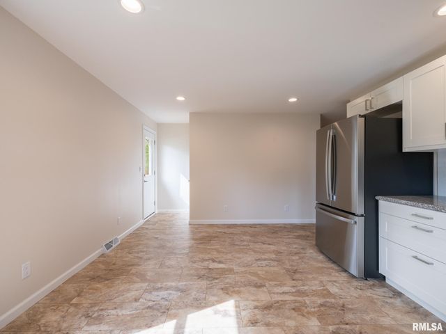 6517 W LAMOINE Street, Peoria, IL 61604