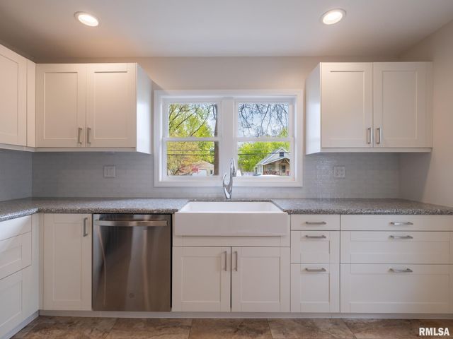 6517 W LAMOINE Street, Peoria, IL 61604