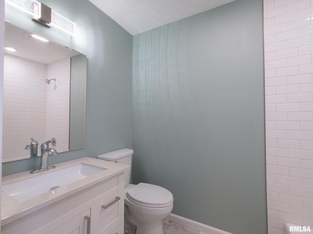 6517 W LAMOINE Street, Peoria, IL 61604