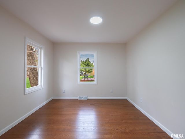 6517 W LAMOINE Street, Peoria, IL 61604