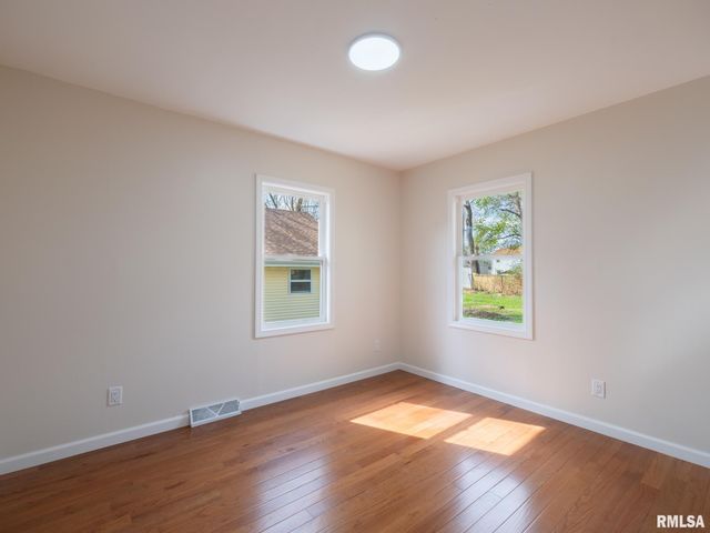 6517 W LAMOINE Street, Peoria, IL 61604