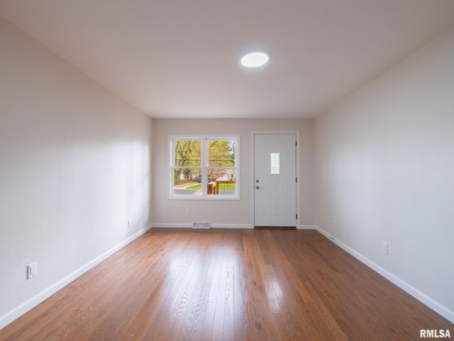 6517 W LAMOINE Street, Peoria, IL 61604