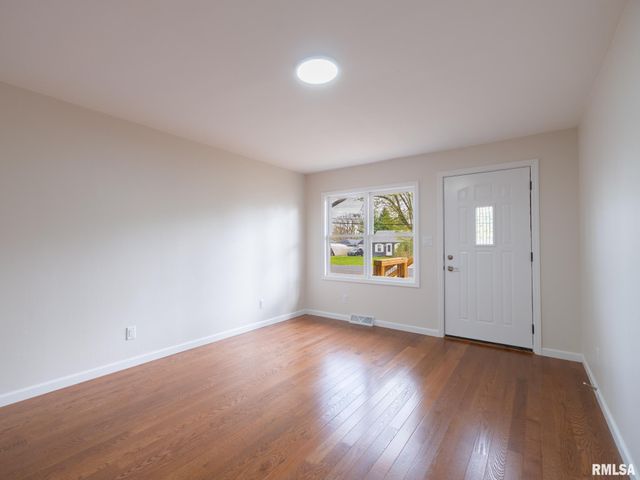 6517 W LAMOINE Street, Peoria, IL 61604