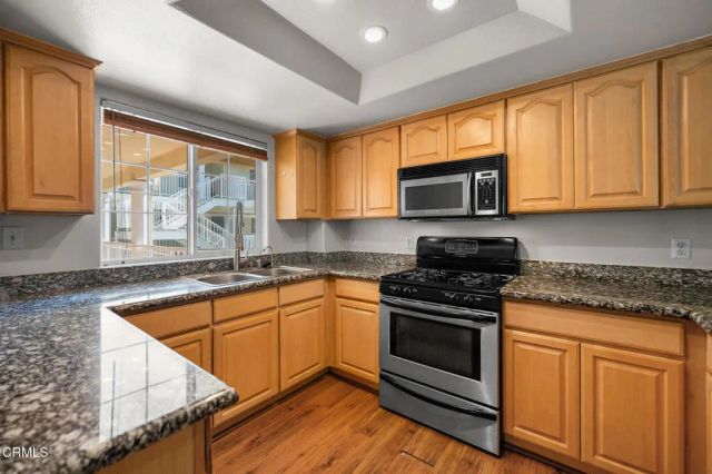 530 W Stocker 206, Glendale, CA 91202